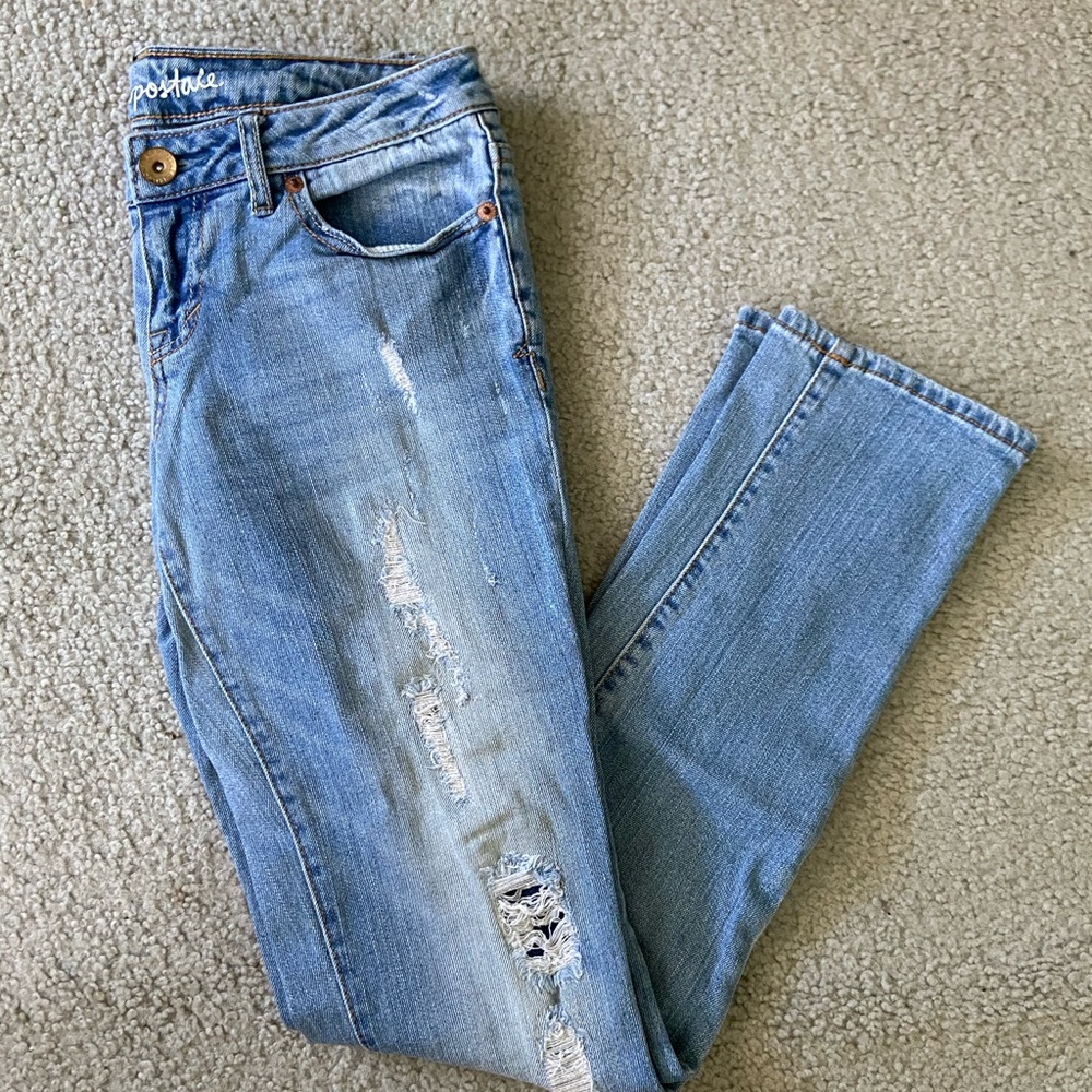 Aeropostale ripped skinny jeans